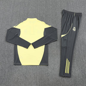 Training Suit Real Madrid 25/26 - Winter - detalle del cuello