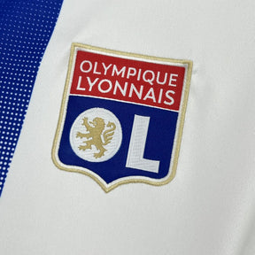 Olympique Lyonnais 24-25 Home - detalle del cuello