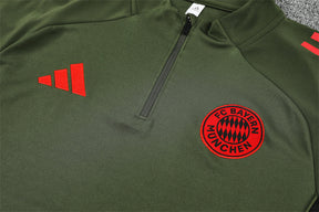 Training Suit Bayern De Munique 25/26 - Winter - detalle del cuello