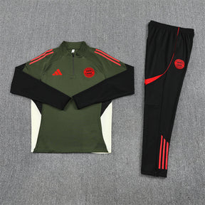 Training Suit Bayern De Munique 25/26 - Winter - detalle del cuello