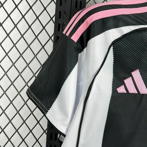 Camiseta Feminina Juventus 25/26 Home - vista trasera