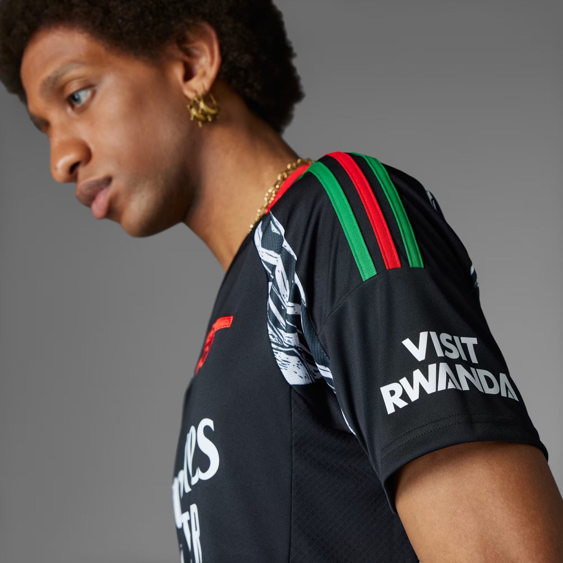 Camiseta 24∕25 Arsenal away - detalle del cuello