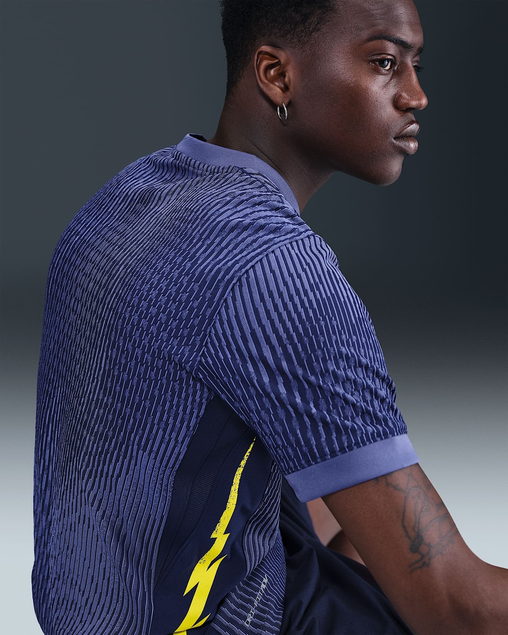 Camiseta Atlético de Madrid 25/26 Away - detalle de la manga