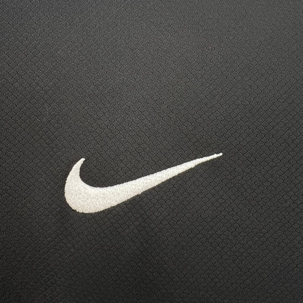 Camiseta Feminina Eintracht Frankfurt 24/25 Away - vista trasera