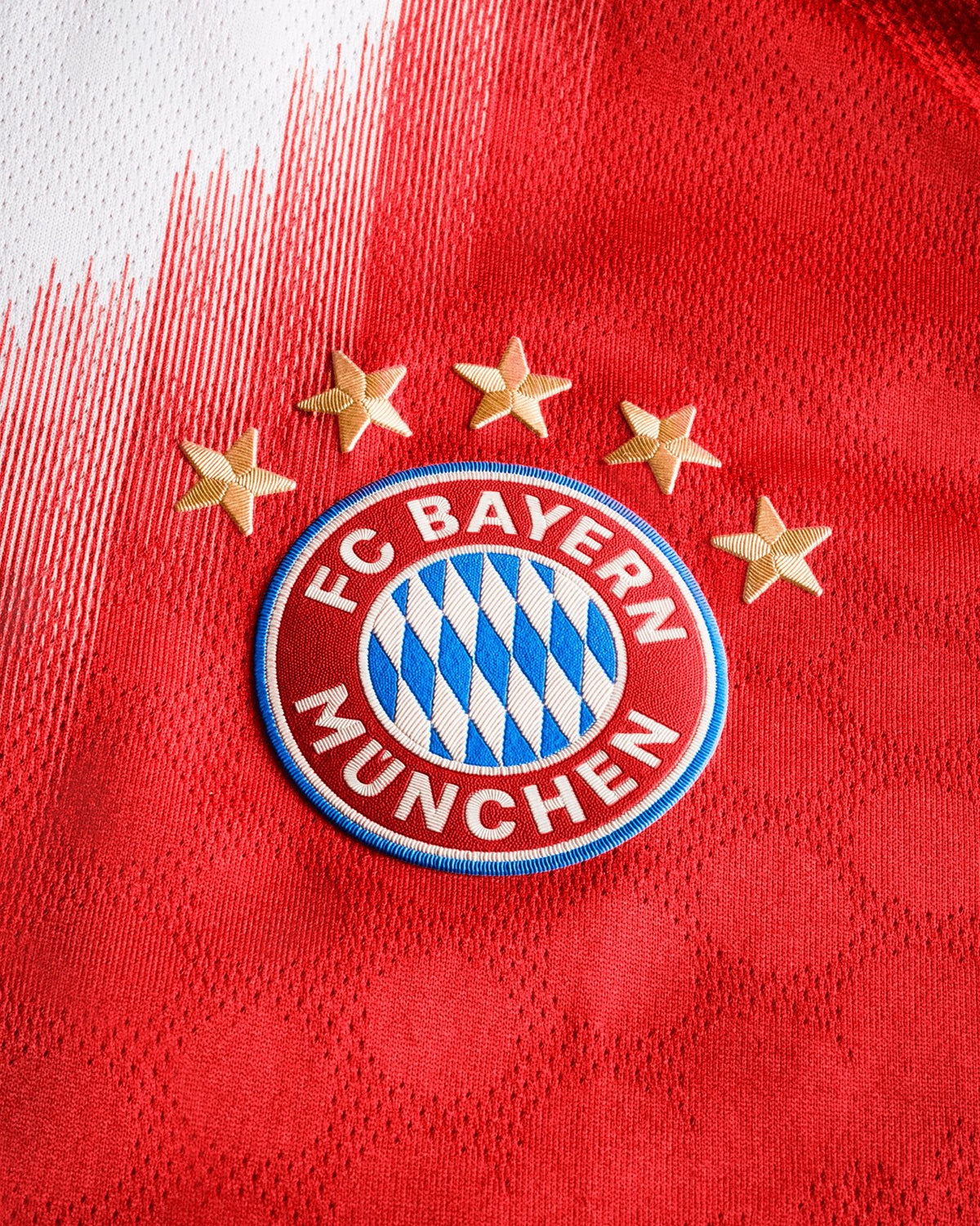 Camiseta Feminina Bayern Munich 25/26 Home - vista frontal