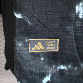 Camiseta Feminina Bayern Munich 24/25 Away - detalle del cuello
