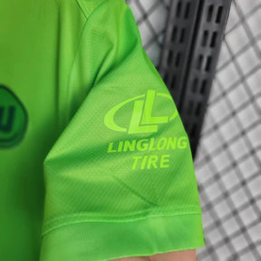 Camiseta Feminina Wolfsburg 24/25 Home - detalle del cuello