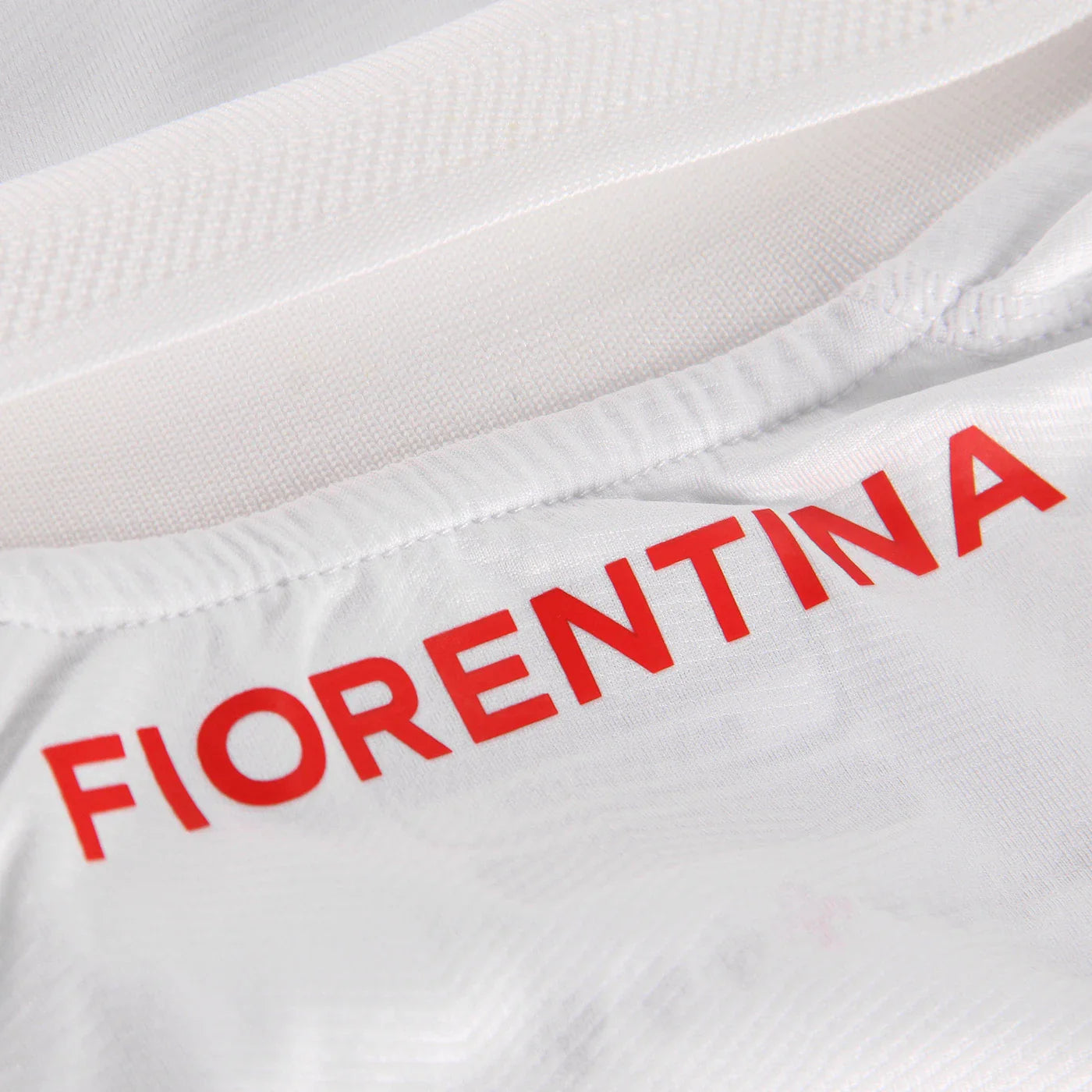 Camiseta Feminina Fiorentina 24/25 Away - detalle del cuello