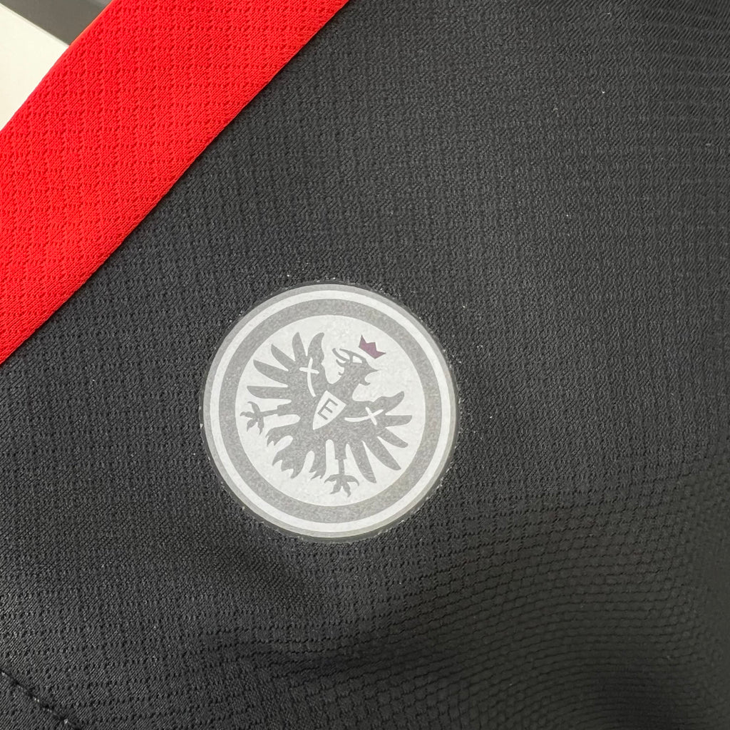 Camiseta Feminina Eintracht Frankfurt 24/25 Away - tejido y acabado