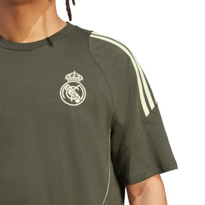 Camiseta Real Madrid 25/26 Training - detalle de la manga