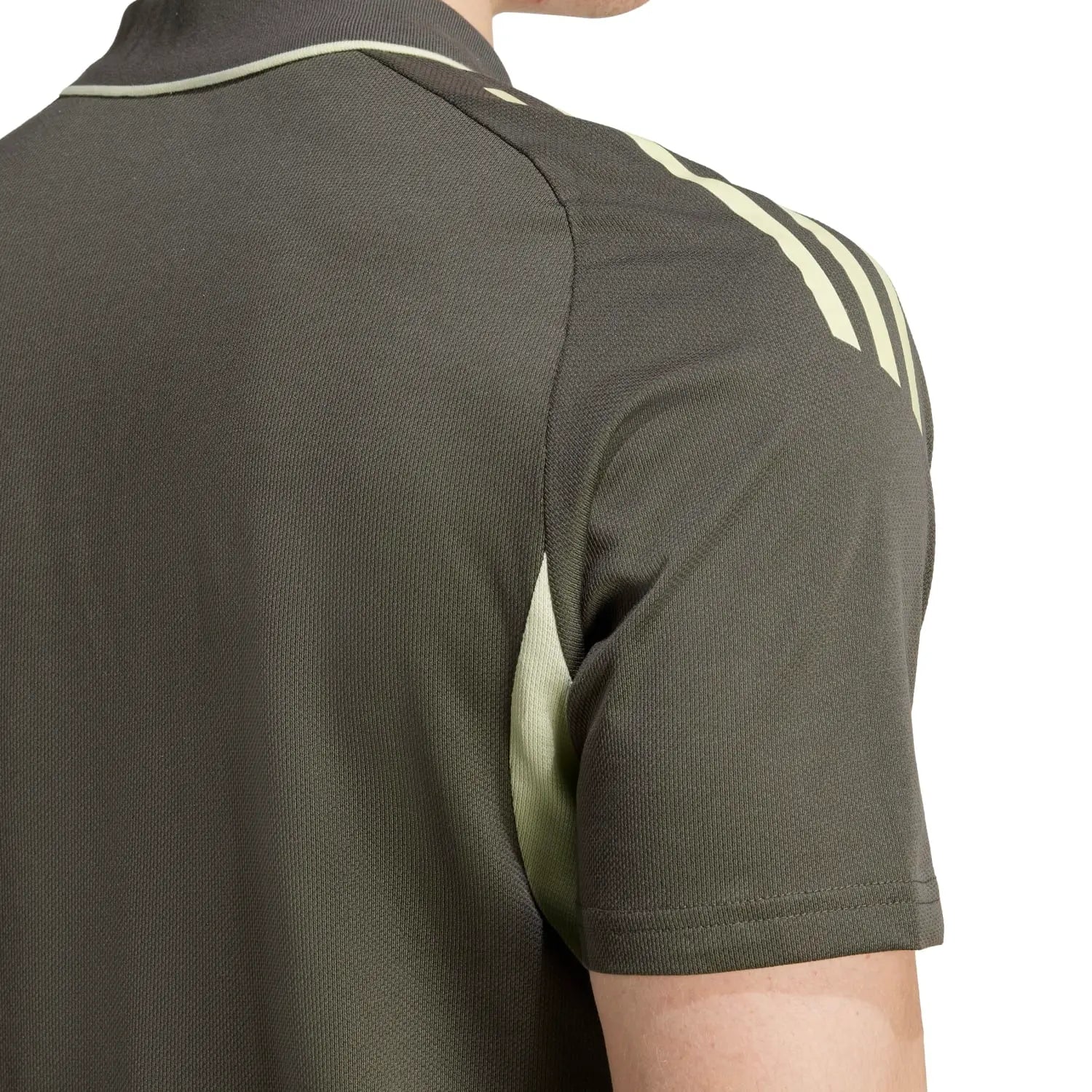 Camiseta Real Madrid 25/26 Polo Training - tejido y acabado