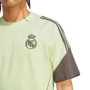 Camiseta Real Madrid 25/26 Training - detalle del cuello