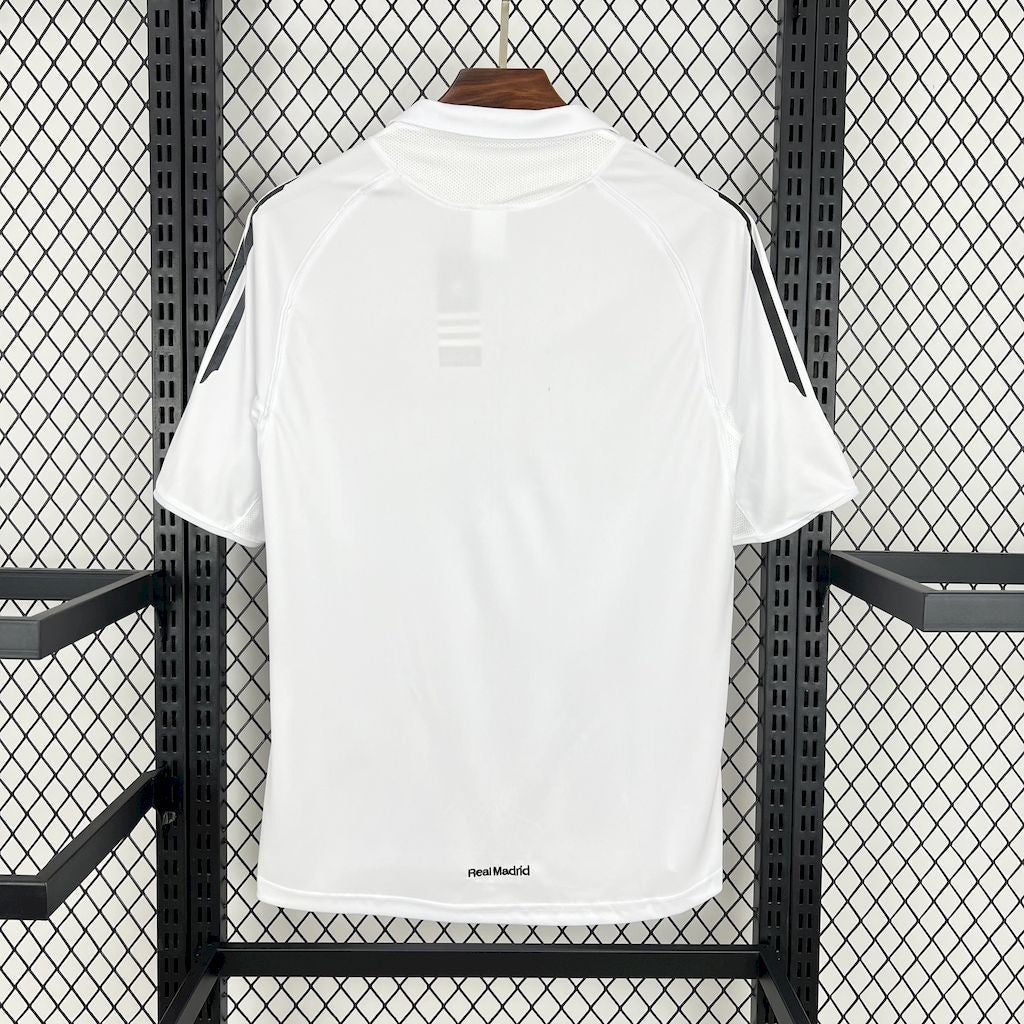 Camiseta do Real Madrid Retrô 2005/06 Home - vista frontal