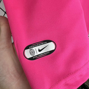 Kids Sporting 2024/25 Pink October - vista trasera