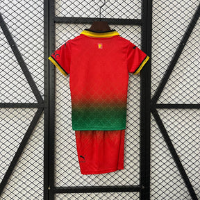 Kids Milan 25/26 Co-Branded Edition - Vermelho - vista frontal
