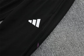 Training Suit Manchester United 25/26 - Winter - detalle del cuello