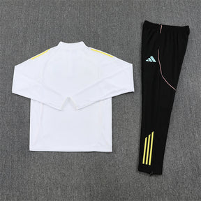 Training Suit Juventus 25/26 - Winter - detalle del cuello