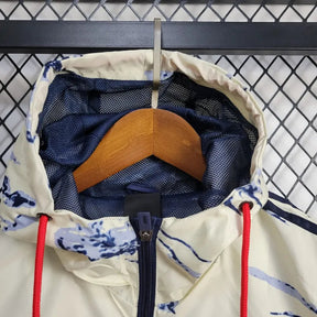 Windbreaker Real Madrid 24/25 - Azul e Branco