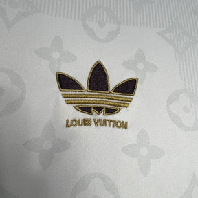 Camiseta Real Madrid 2024/25 LV Co-Branded - vista trasera