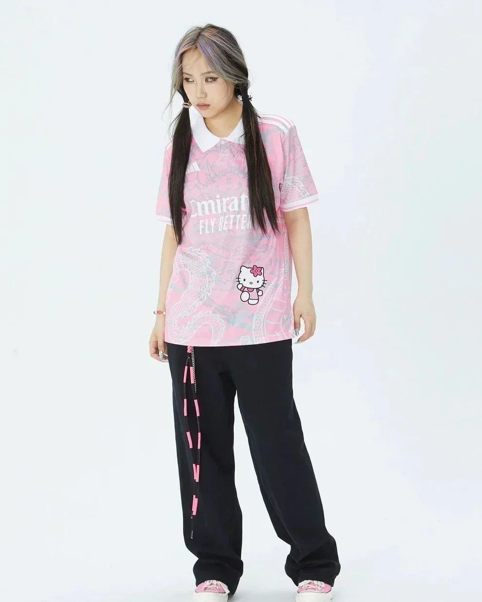 Camiseta Real Madrid Hello Kitty 24/25 s/n° Torcedor Adidas Masculina - Rosa - vista frontal