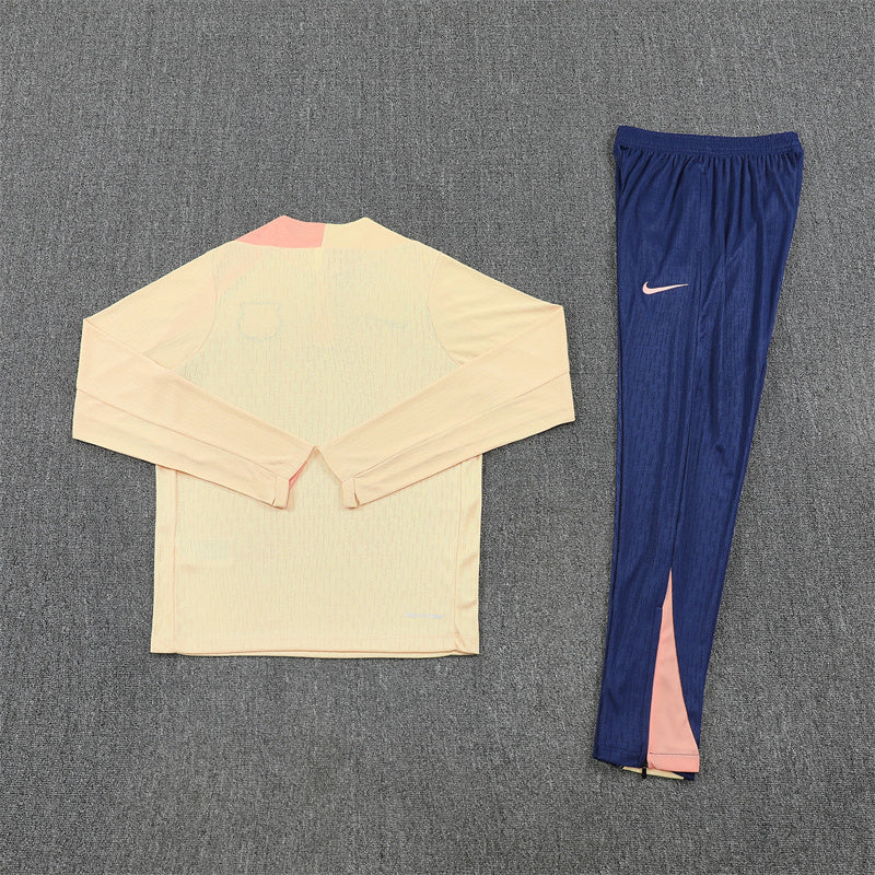 Training Suit Barcelona 25/26 - Winter - detalle del cuello
