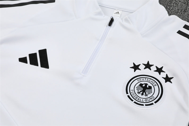 Training Suit Germany 25/26 - Winter - detalle de la manga