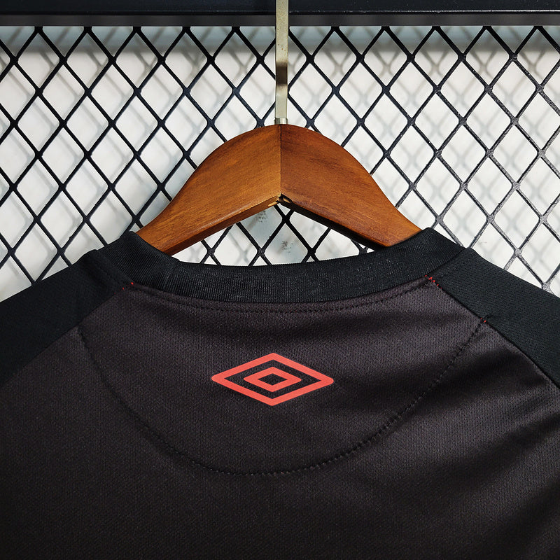 Kids Athletico Paranaense ll 2023∕24 Preto-Vermelho - detalle de la manga