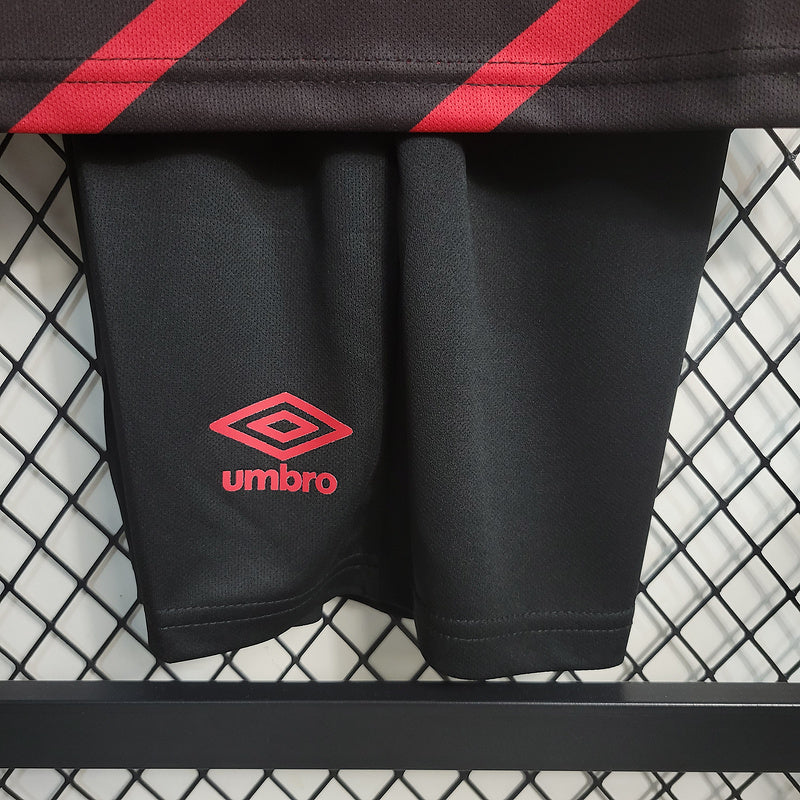 Kids Athletico Paranaense l 2023∕24 Preto-Vermelho - vista trasera