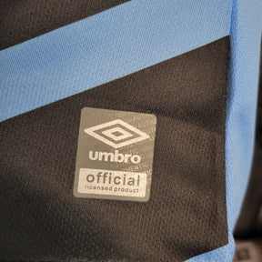 Camiseta 23∕24 Athletico Paranaense  - Femenino - detalle del cuello