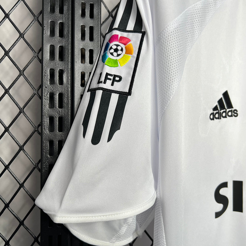 Camiseta Real Madrid l Retro 2005/06 - detalle de la manga