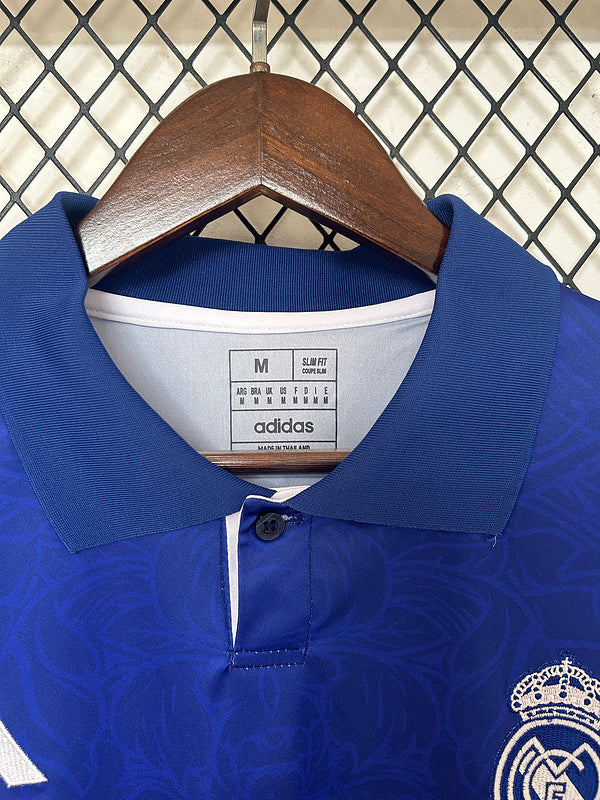 Camiseta Edição Especial Real Madrid 24/25 Adidas - Azul - detalle de la manga