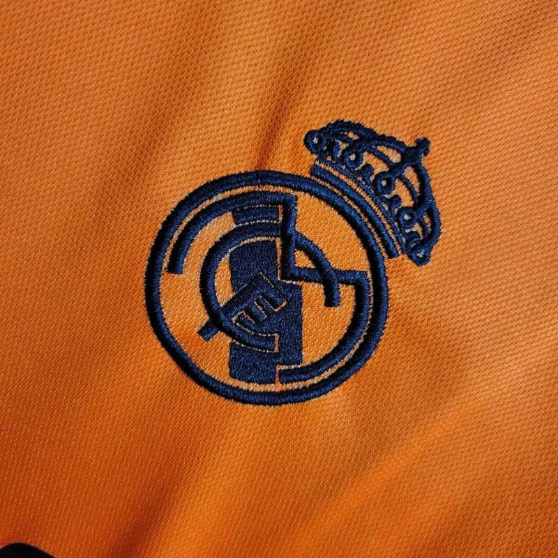 Camiseta Edição Especial Y-3 Real Madrid 24/25 - Laranja - detalle del cuello