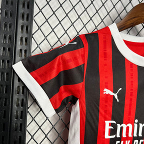 Kids Milan l 2024∕25 - detalle del cuello
