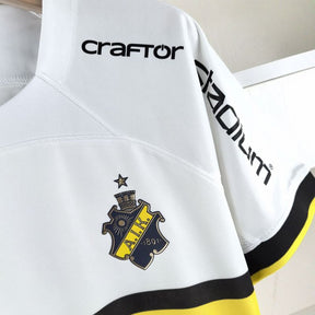 Camiseta Aik II 24/25 - Branco e Amarelo - detalle del cuello