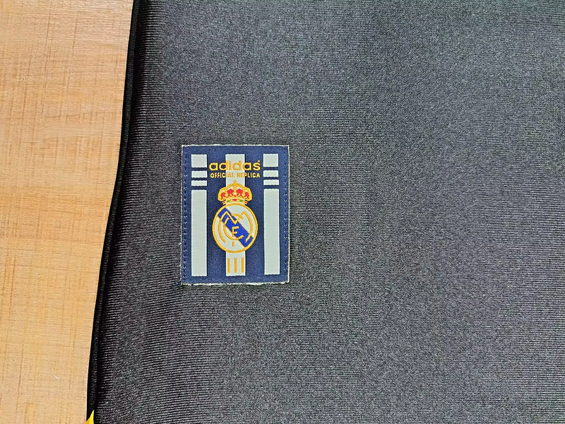Camiseta Real Madrid 99/00  Long Sleeve - Away Retro - detalle del cuello
