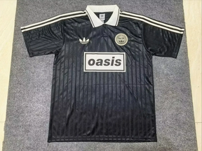 Camiseta Adidas x Oasis - vista frontal