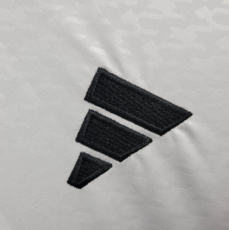 Camiseta 24∕25 Long sleeveReal Madrid Branco - detalle de la manga