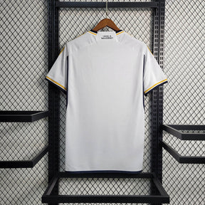 Camiseta 23∕24 Real Madrid l - detalle del cuello
