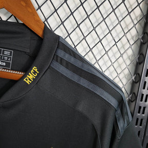 Camiseta 23∕24 Real Madrid ll - Preto - detalle del cuello