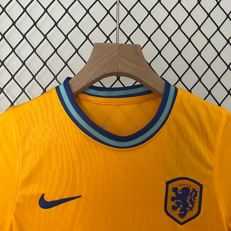 Kids Holanda 24/25 Nike - detalle del cuello