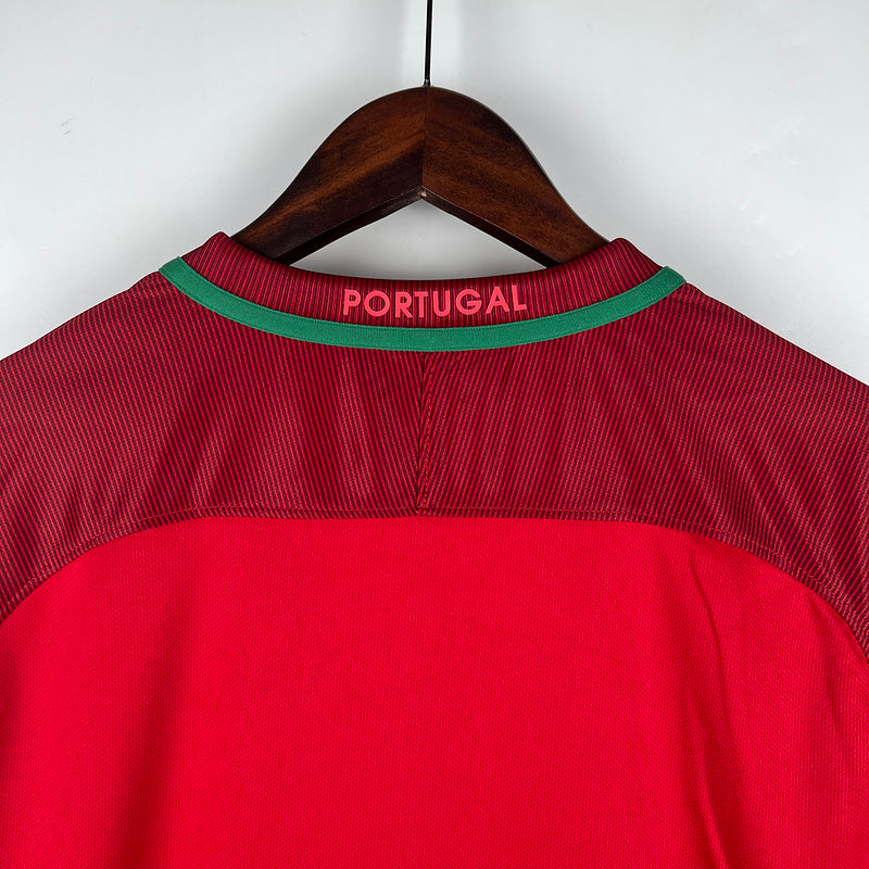 Camiseta Portugal Retrô 2016 Manga Longa Vermelho - vista frontal