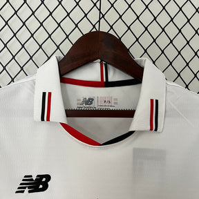Camiseta Feminina do São Paulo Home I 24/25 - Branco - detalle del cuello