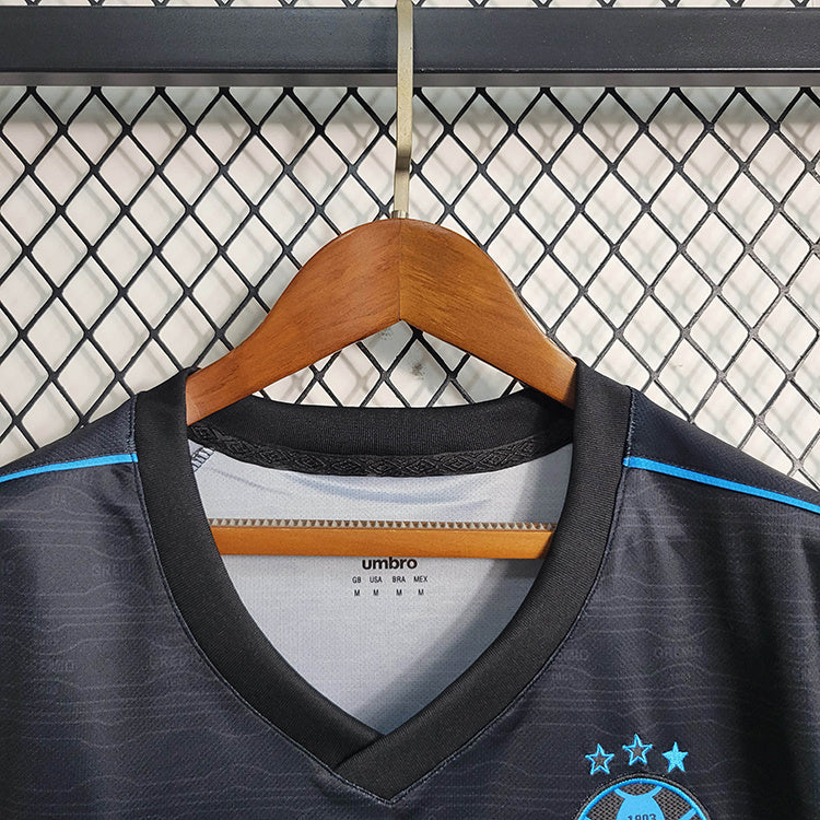 Camiseta 23∕24 Gremio ll - Femenino - Preto - detalle del cuello