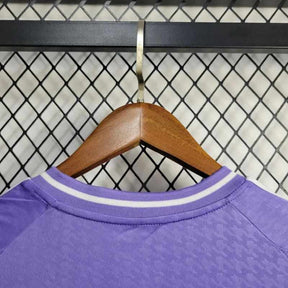 Camiseta 24∕25 Real Madrid Roxa - tejido y acabado