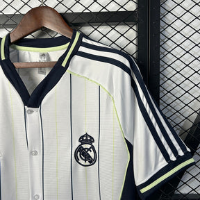Camiseta Real Madrid 25/26 US Pack - detalle de la manga