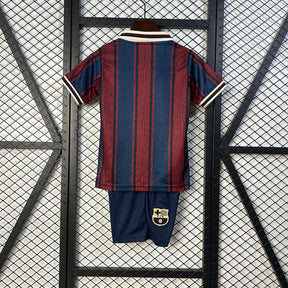 Kids Barcelona l 2025∕26 Special Edition - detalle del cuello