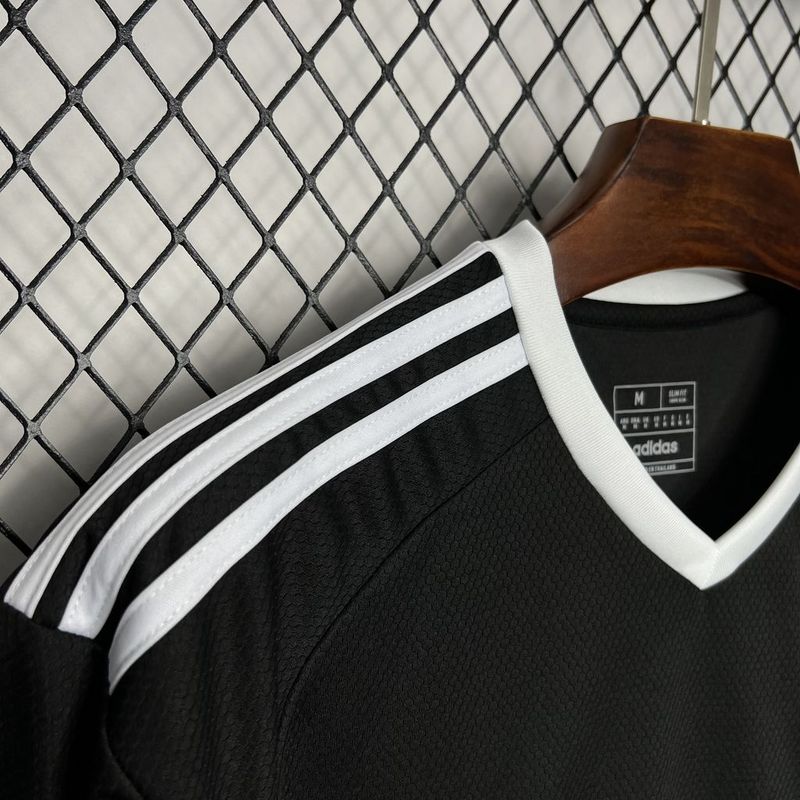 Camiseta Real Madrid 24/25 - Preto - detalle del cuello