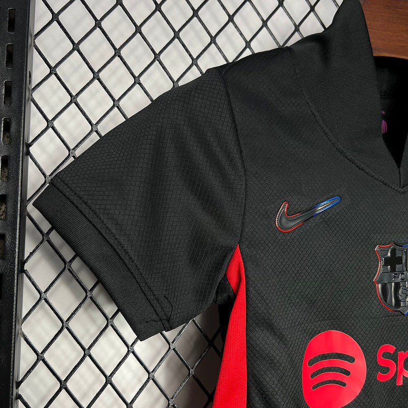 Kids Barcelona ll 2024∕25 - detalle del cuello