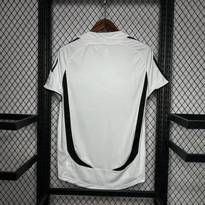 Camiseta Alemanha l Retro 2006 - detalle de la manga