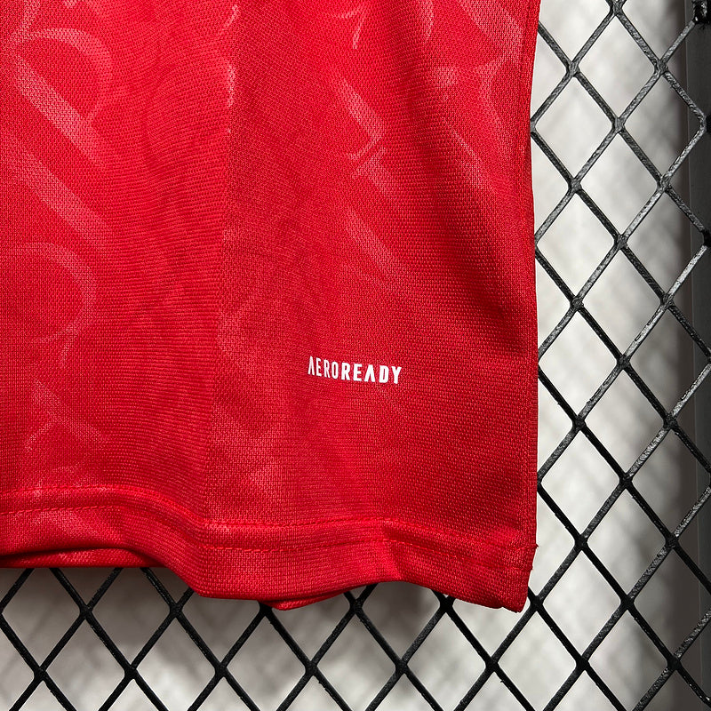 Camiseta Real Madrid Vermelha 24/25 - detalle del cuello